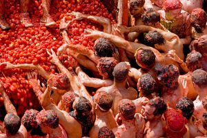 La Tomatina en Buñol. Fiestas de la Comunidad Valenciana